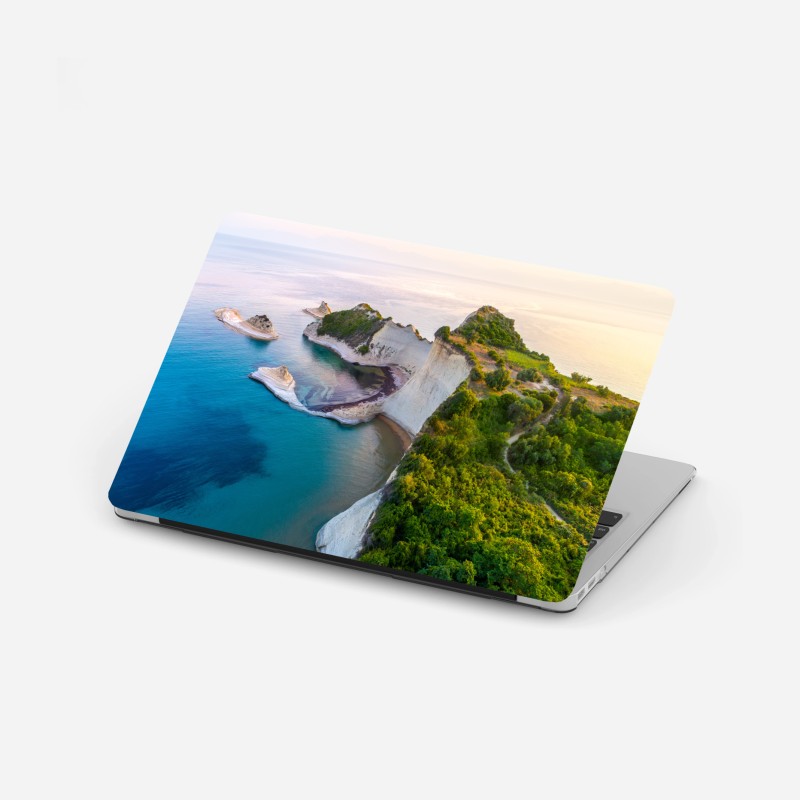 Naklejka na laptopa iryzujący różowy wzór piór – Wallissimo®