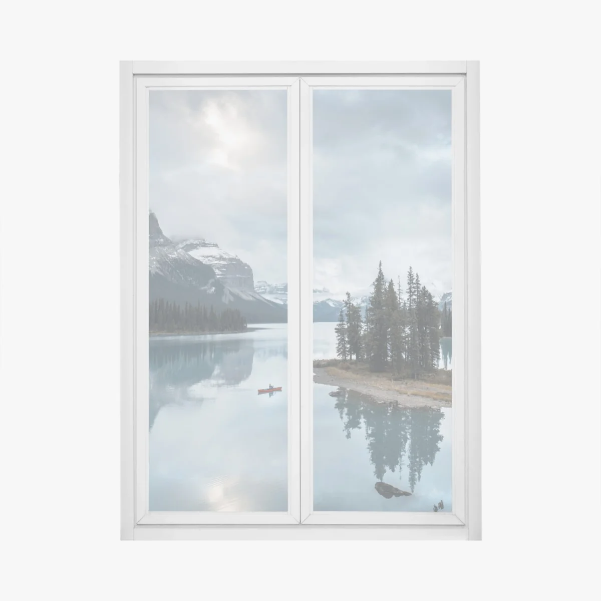 Naklejka na okno spokojne alpejskie jezioro z wyspą i kajakiem – Wallissimo® Naklejka na okno spokojne alpejskie jezioro z wyspą i kajakiem – Wallissimo®