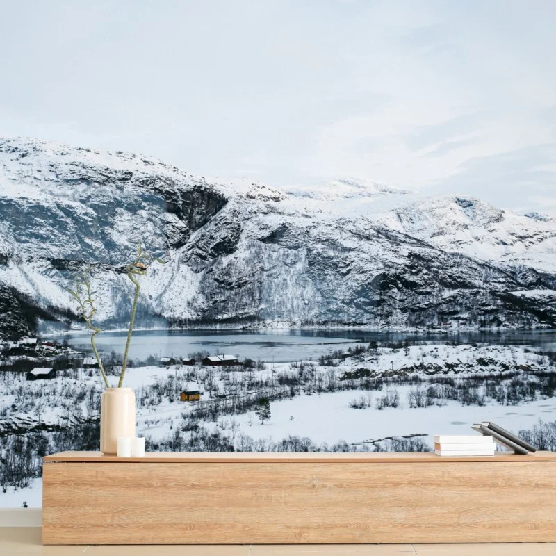 Fototapeta spokojny zimowy pejzaż górski nad zamarzniętym jeziorem