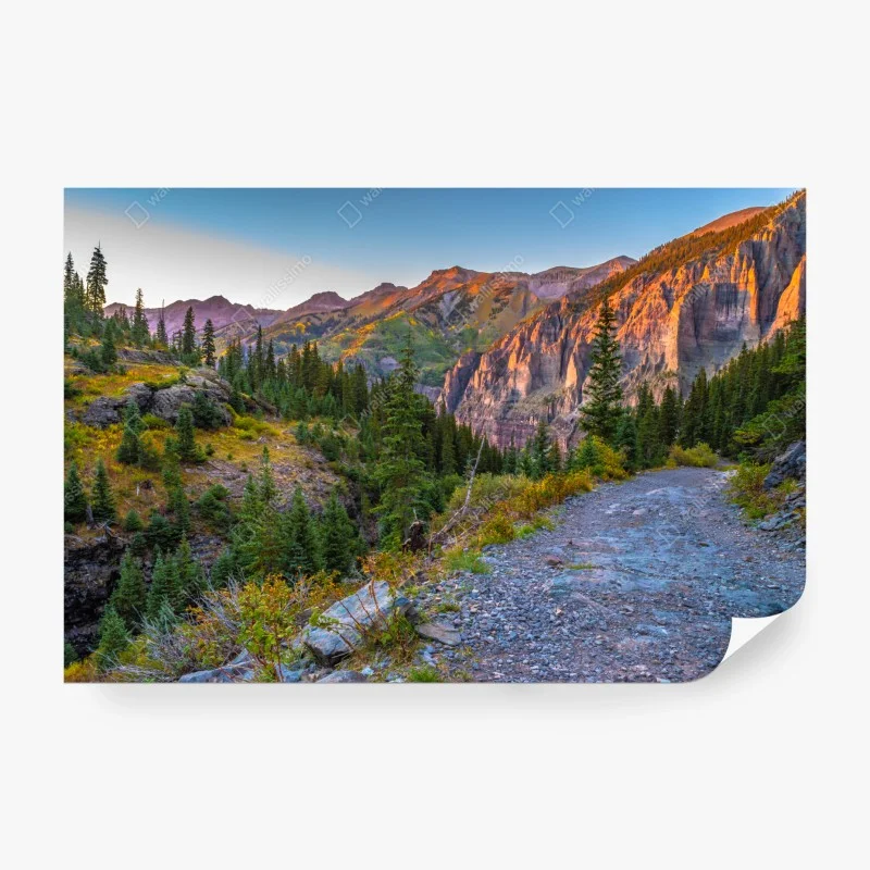 Fototapeta alpejski szlak o zachodzie słońca