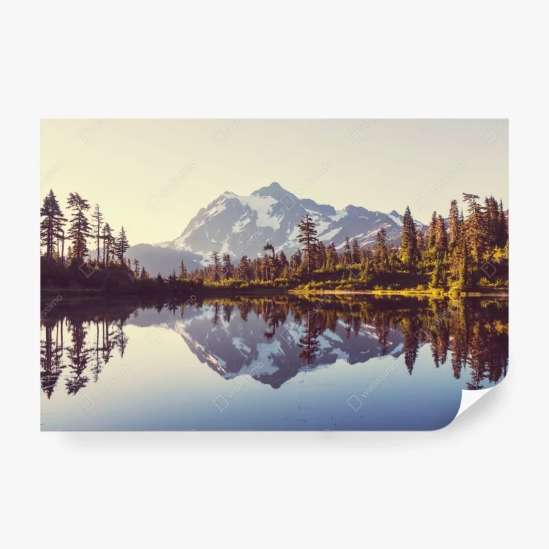 Fototapeta odbicie Mount Shuksan na górskim jeziorze