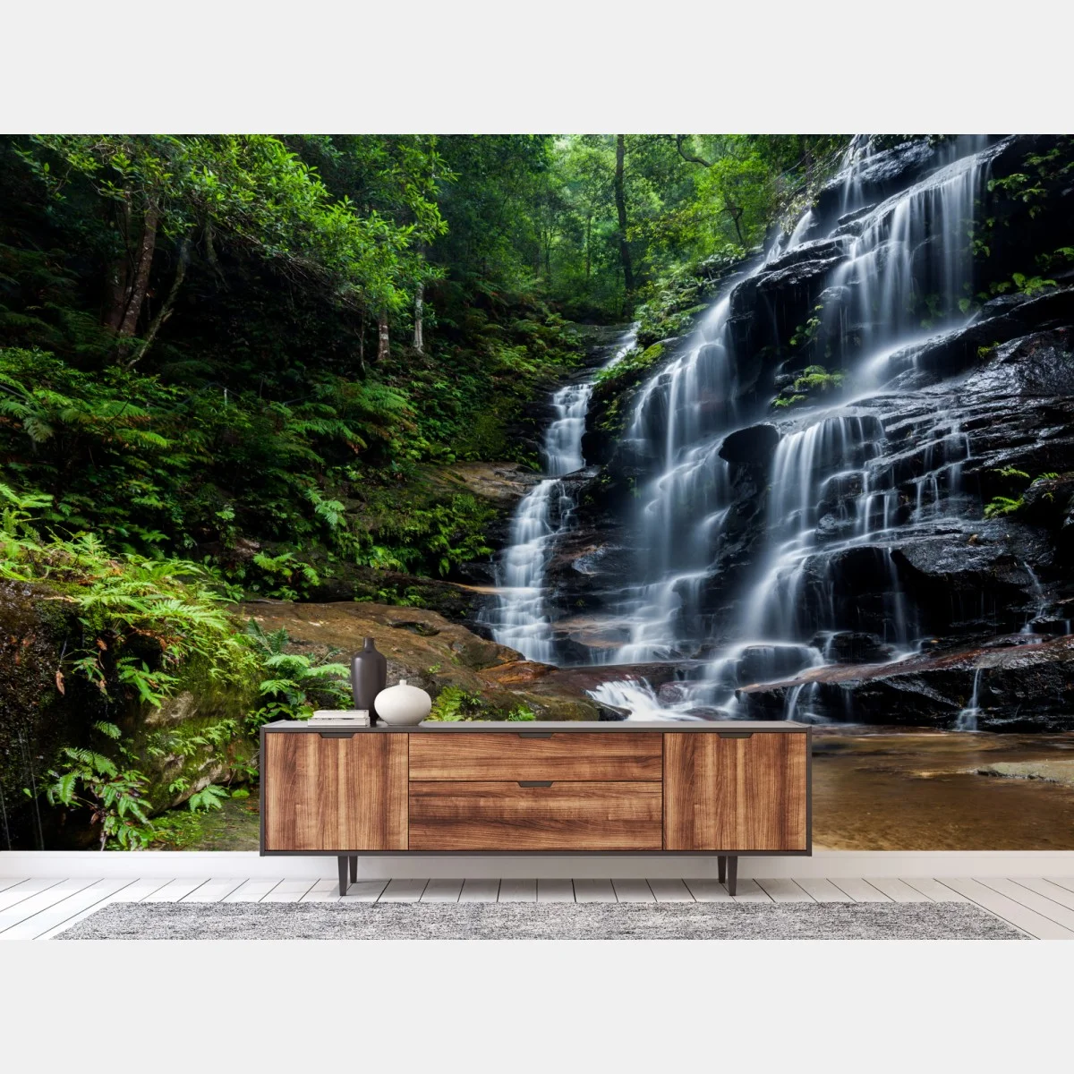 Fototapeta spokojny wodospad w lesie – Wallissimo® Fototapeta spokojny wodospad w lesie – Wallissimo®