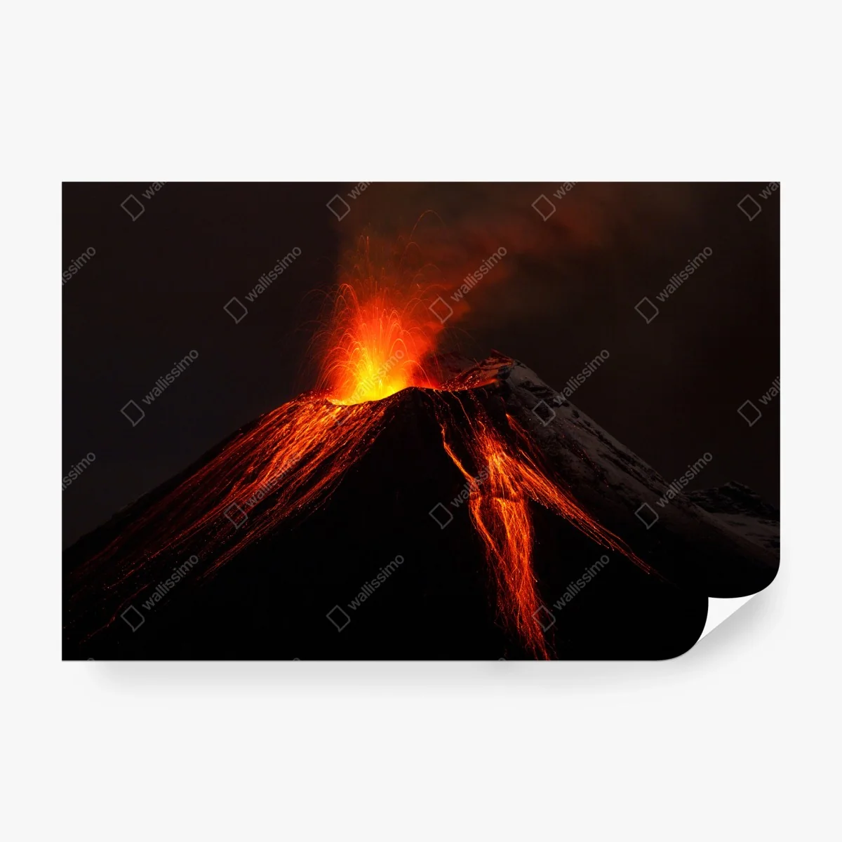 Fototapeta płonący wulkan nocą – Wallissimo®