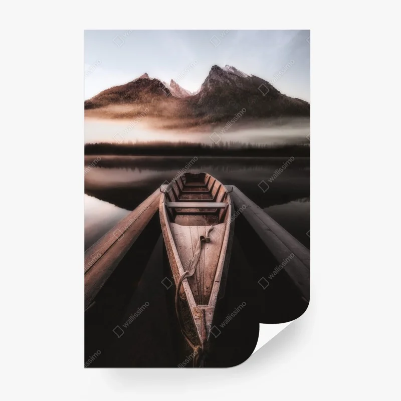 Fototapeta mglista łódź przy górskim jeziorze