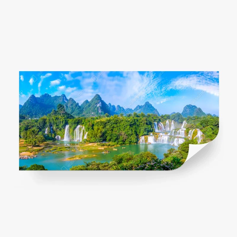 Fototapeta bujna panorama wodospadu z wapiennymi górami