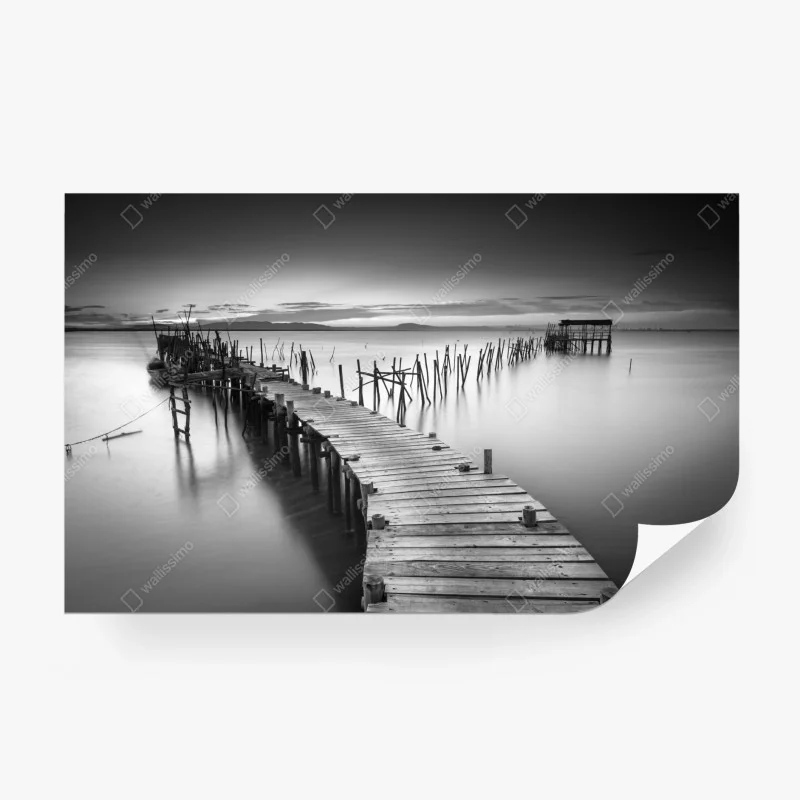 Fototapeta spokojne drewniane molo o zmierzchu