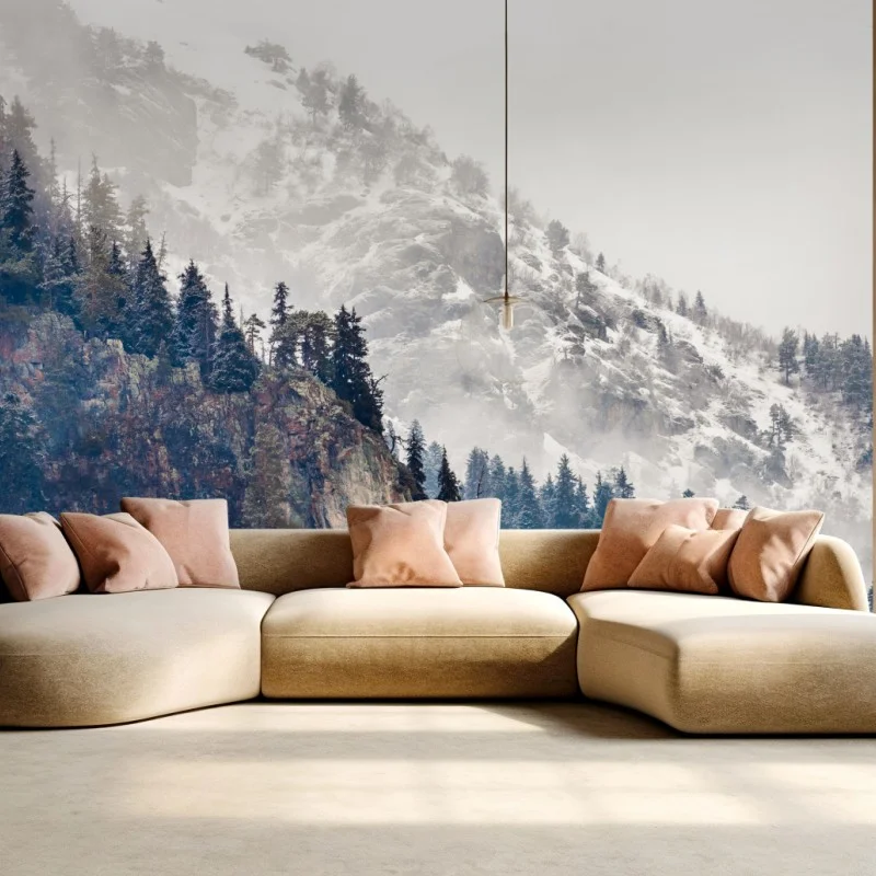 Fototapeta mglista góra z urwiskiem i sosnowym lasem