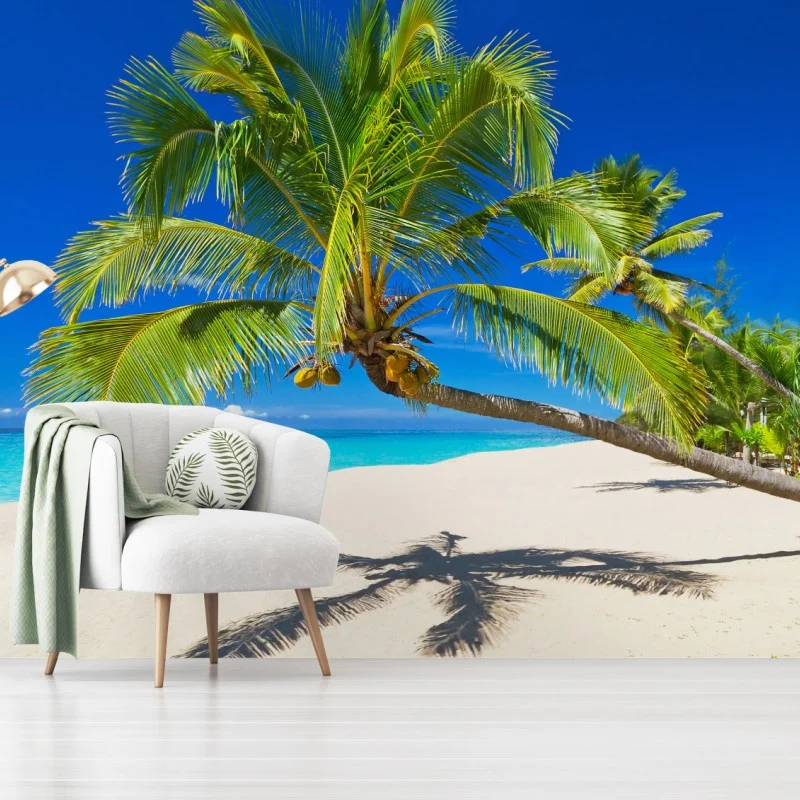 Fototapeta Morze Andamańskie tropikalna plaża z pochyloną palmą