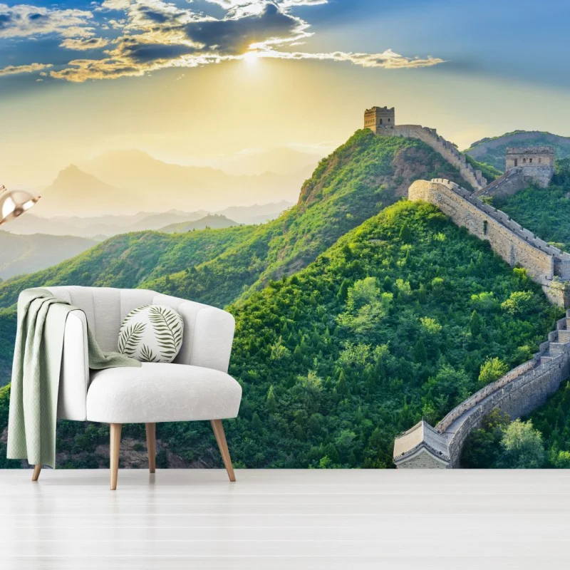 Fototapeta Wielki Mur o świcie nad zielonymi górami