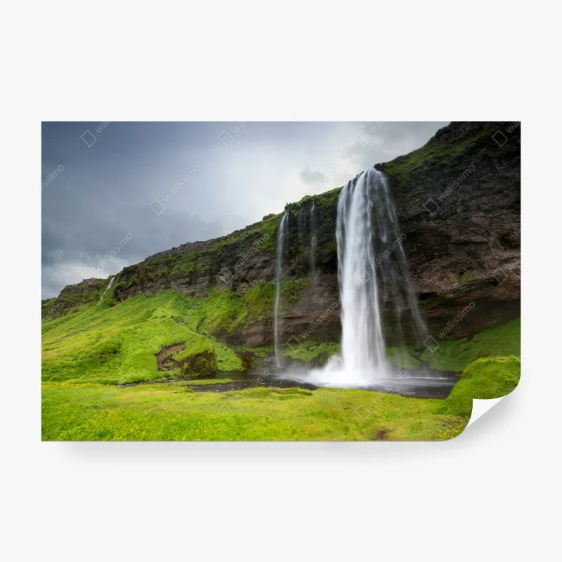 Fototapeta efektowny wodospad przy Seljalandsfoss, Islandia
