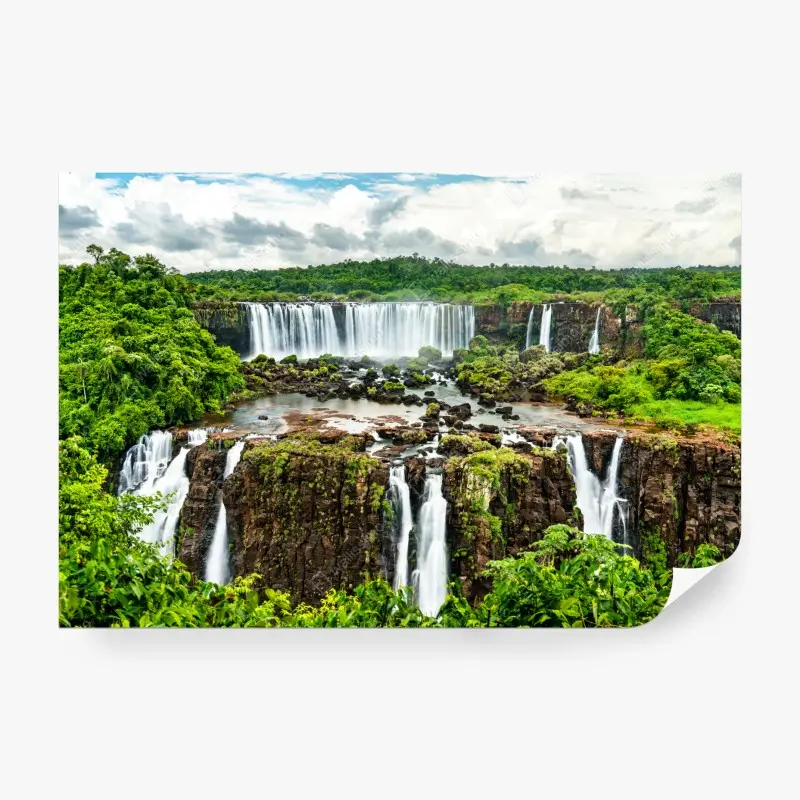 Fototapeta panorama bujnego zielonego wodospadu