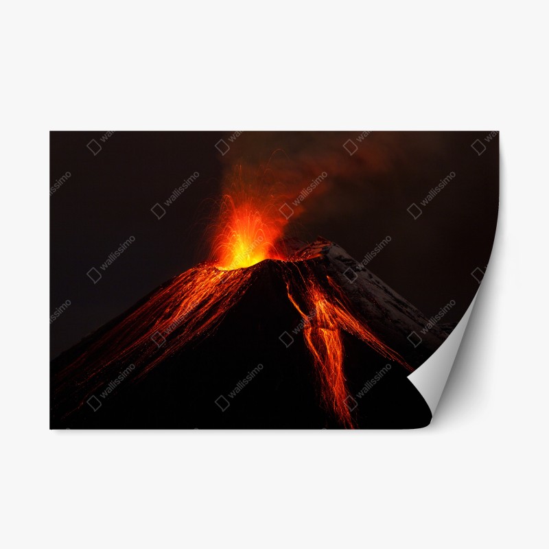 Naklejka repozycjonowalna płonący wulkan nocą