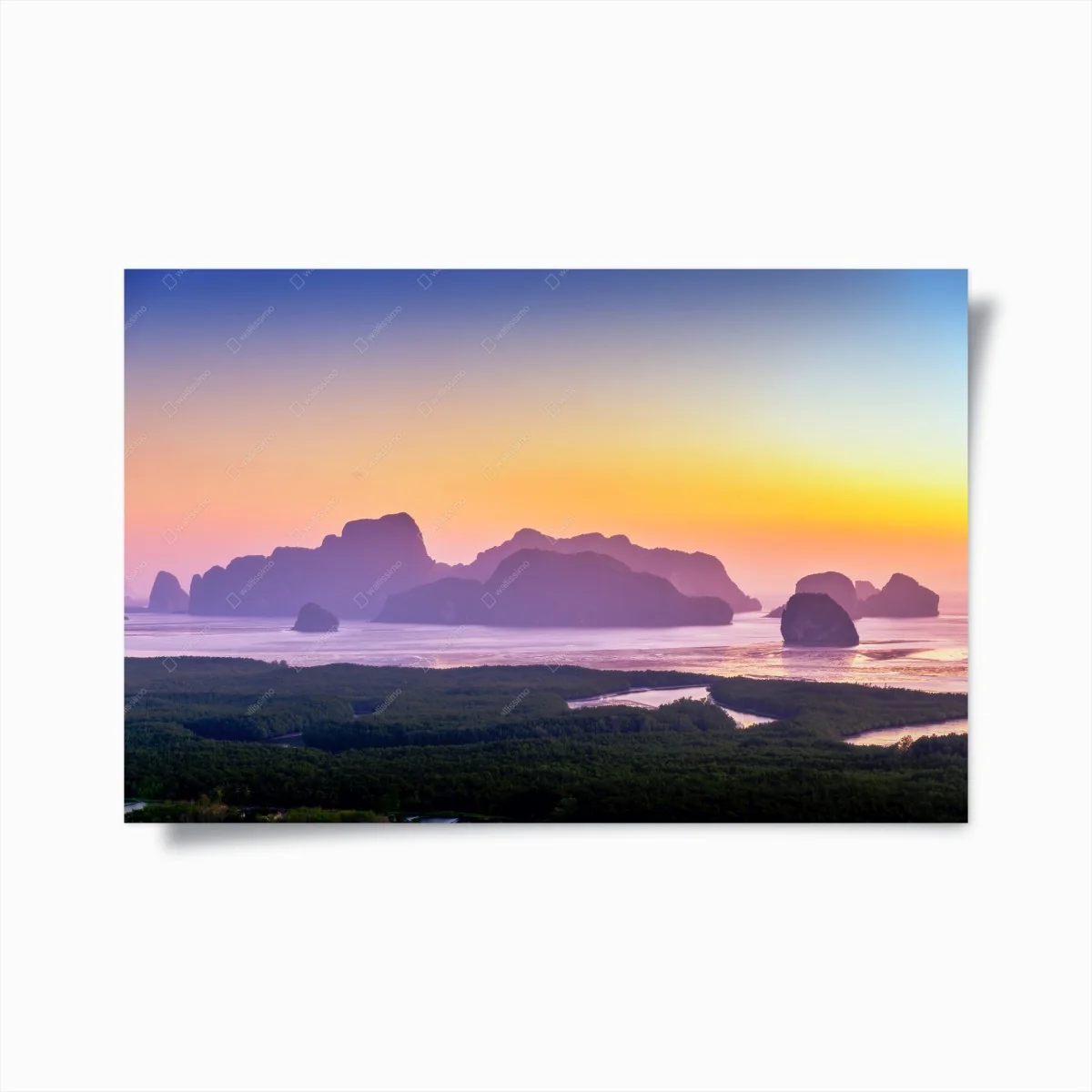 Plakat wschód słońca nad wyspami Phang Nga Bay – Wallissimo® Plakat wschód słońca nad wyspami Phang Nga Bay – Wallissimo®