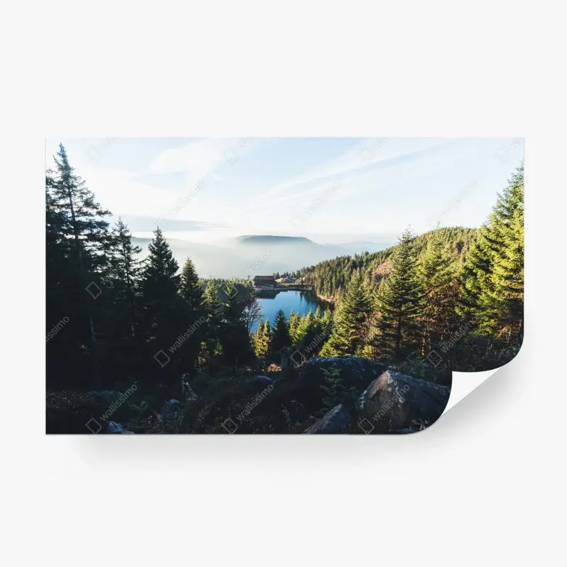 Fototapeta mglisty górski widok nad jeziorem