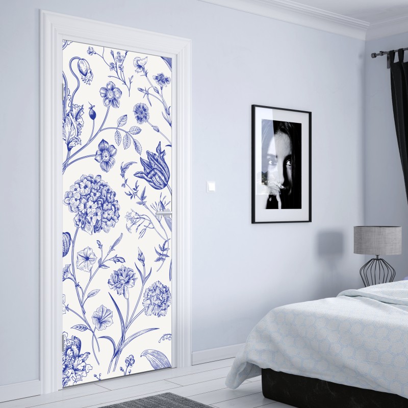 Naklejka na drzwi klasyczny niebieski wzór toile z motywem kwiatowym – Wallissimo® Naklejka na drzwi klasyczny niebieski wzór toile z motywem kwiatowym – Wallissimo®