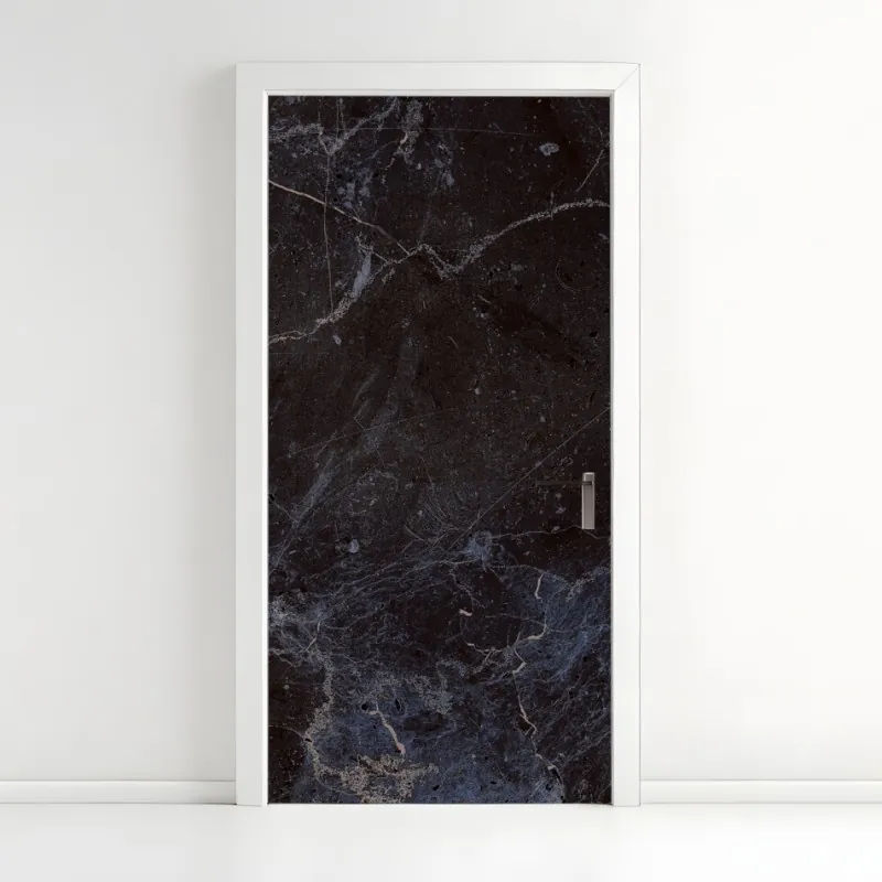 Naklejka na drzwi ciemna faktura marmuru z niebieskimi żyłkami