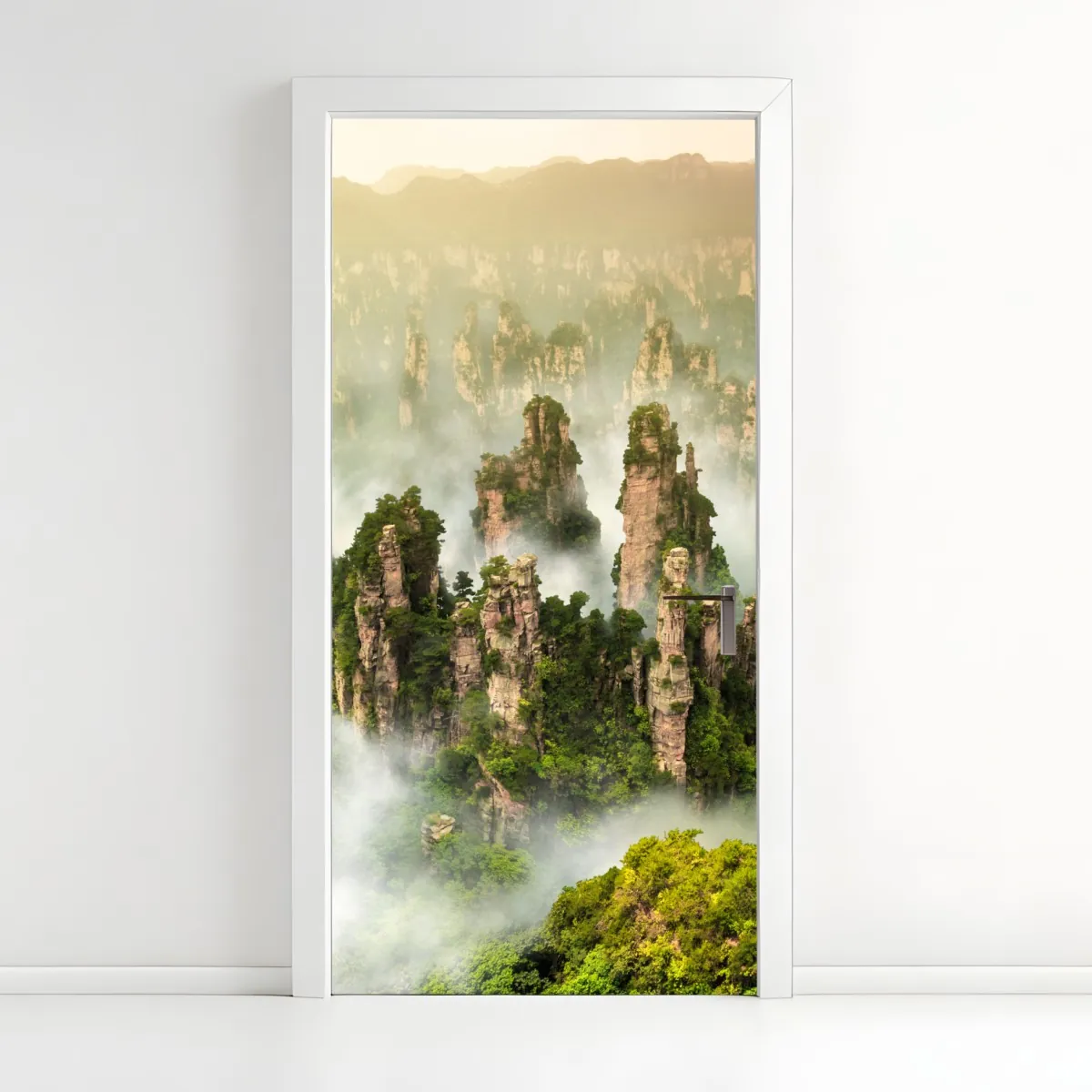 Naklejka na drzwi mglisty krajobraz skalny Zhangjiajie – Wallissimo® Naklejka na drzwi mglisty krajobraz skalny Zhangjiajie – Wallissimo®