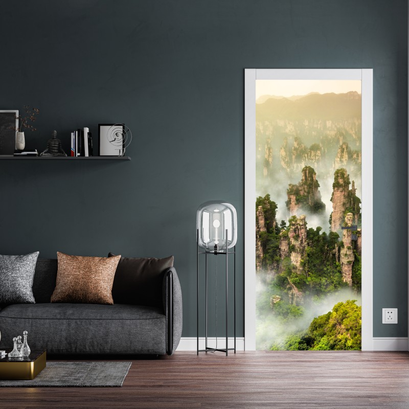 Naklejka na drzwi mglisty krajobraz skalny Zhangjiajie – Wallissimo® Naklejka na drzwi mglisty krajobraz skalny Zhangjiajie – Wallissimo®