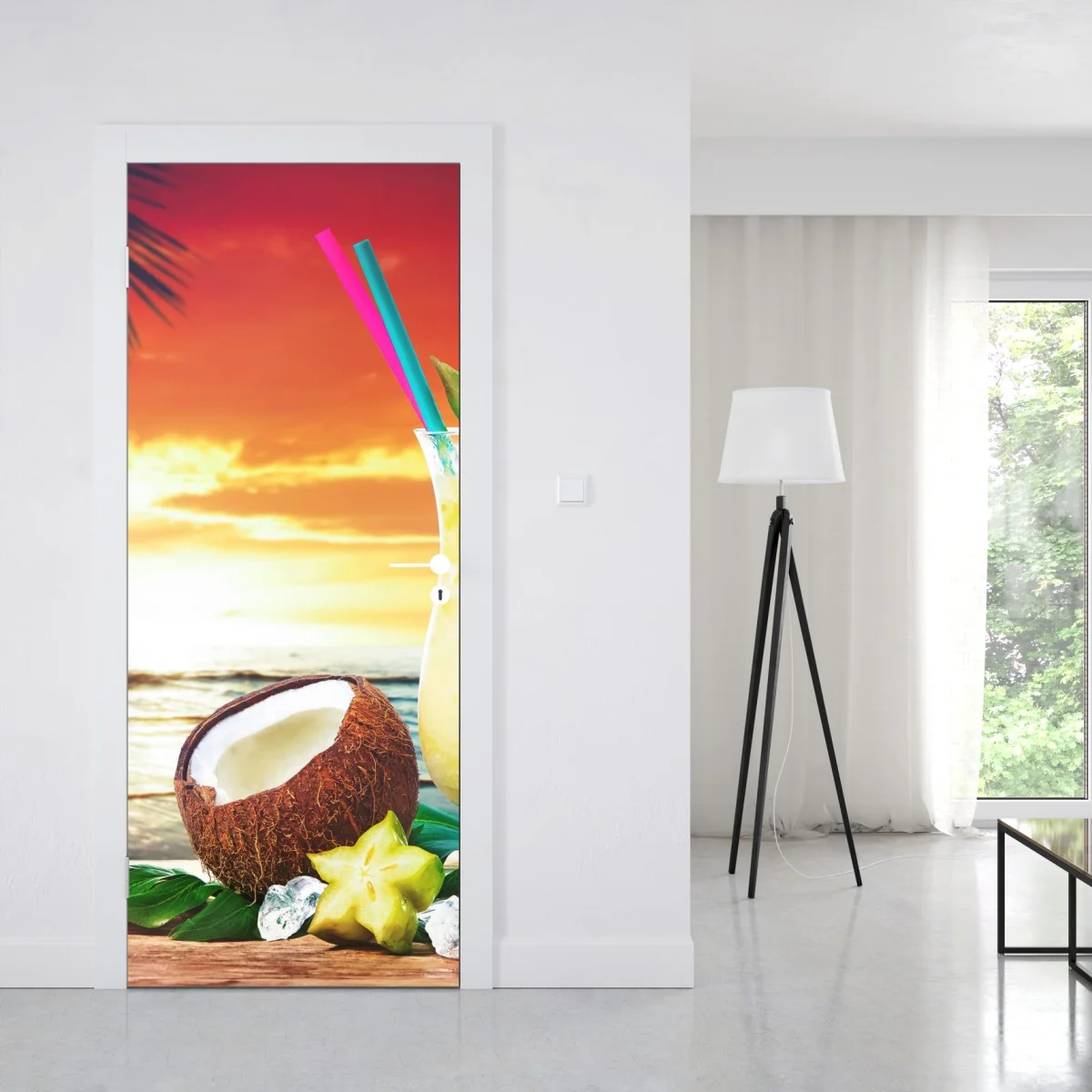 Naklejka na drzwi tropikalny zachód słońca na plaży z koktajlem – Wallissimo® Naklejka na drzwi tropikalny zachód słońca na plaży z koktajlem – Wallissimo®