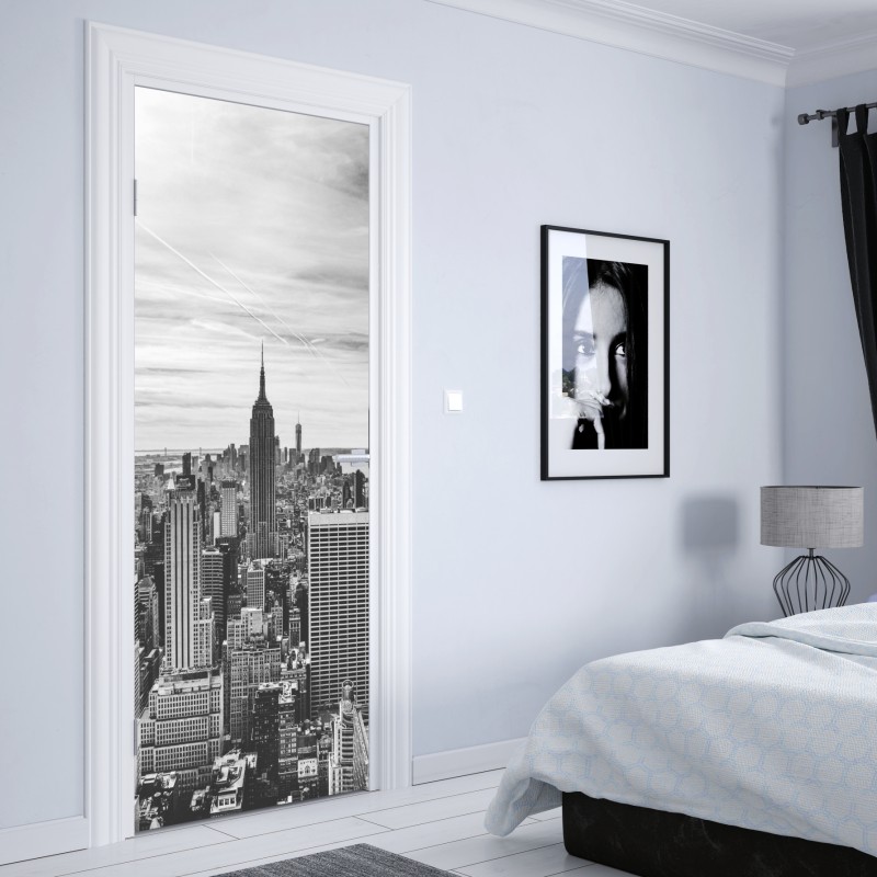 Naklejka na drzwi panorama Nowego Jorku w odcieniach szarości – Wallissimo® Naklejka na drzwi panorama Nowego Jorku w odcieniach szarości – Wallissimo®