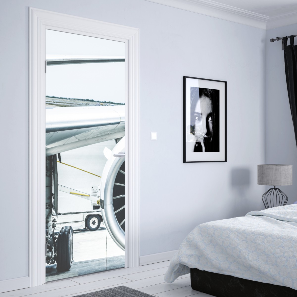 Naklejka na drzwi zbliżenie silnika odrzutowego na terminalu – Wallissimo® Naklejka na drzwi zbliżenie silnika odrzutowego na terminalu – Wallissimo®