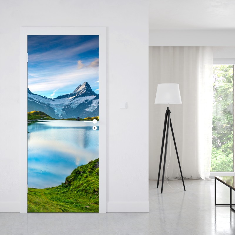 Naklejka na drzwi spokojne alpejskie jezioro pod szczytem Wetterhorn, Szwajcaria – Wallissimo® Naklejka na drzwi spokojne alpejskie jezioro pod szczytem Wetterhorn, Szwajcaria – Wallissimo®