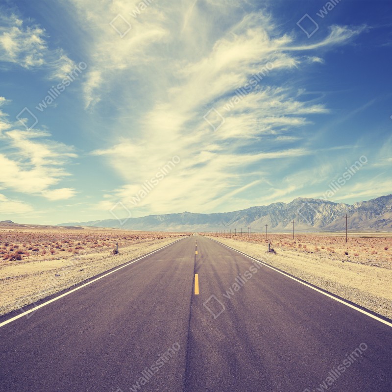 Naklejka na drzwi vintage wiejska droga pod rozległym niebem – Wallissimo® Naklejka na drzwi vintage wiejska droga pod rozległym niebem – Wallissimo®