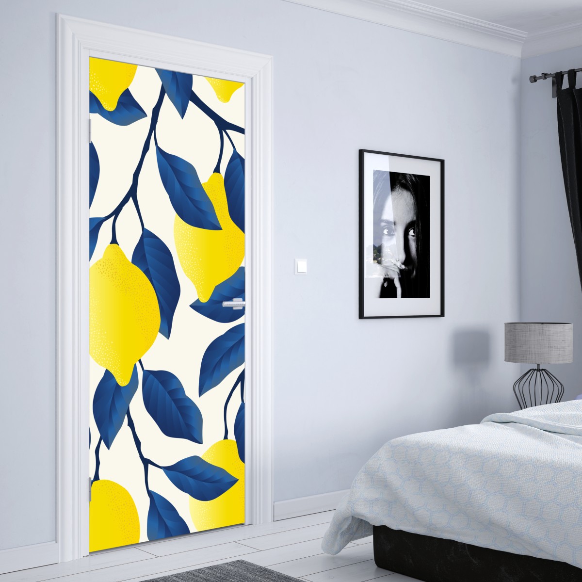 Naklejka na drzwi żywy wzór cytryn z niebieskimi liśćmi – Wallissimo® Naklejka na drzwi żywy wzór cytryn z niebieskimi liśćmi – Wallissimo®