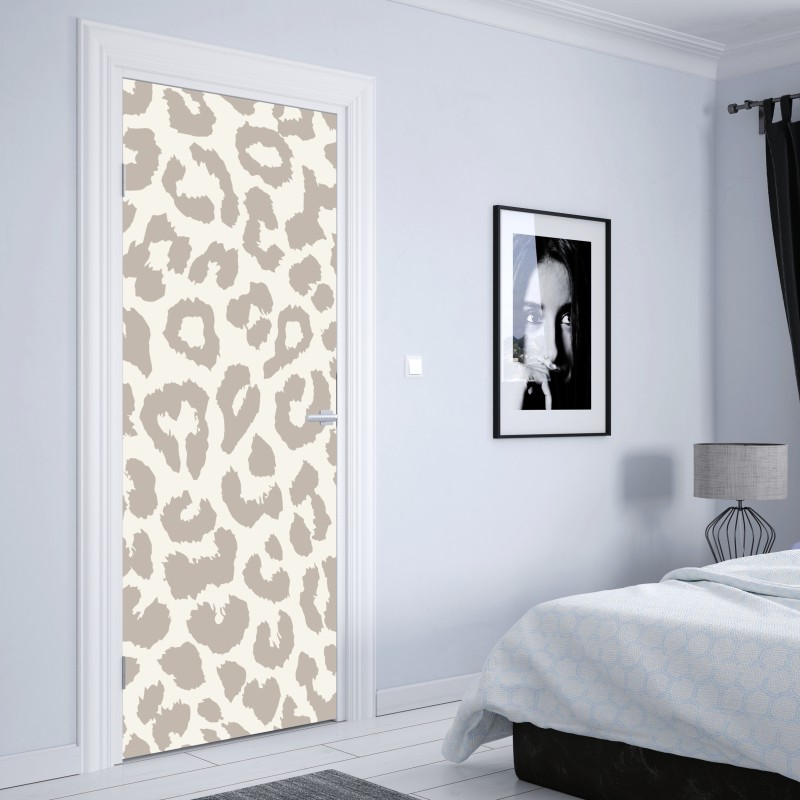 Naklejka na drzwi neutralny beżowy wzór w panterkę – Wallissimo® Naklejka na drzwi neutralny beżowy wzór w panterkę – Wallissimo®