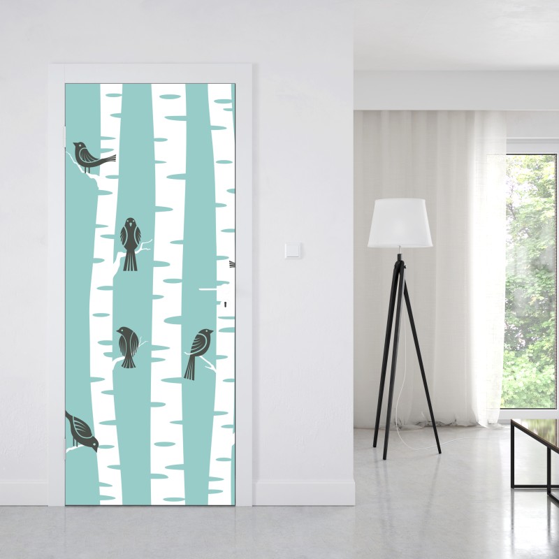 Naklejka na drzwi turkusowy las brzóz z ptakami – Wallissimo® Naklejka na drzwi turkusowy las brzóz z ptakami – Wallissimo®
