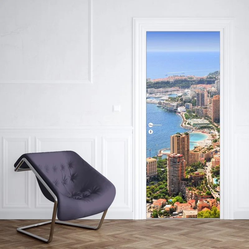 Naklejka na drzwi słoneczna panorama nadmorskiego miasta – Wallissimo® Naklejka na drzwi słoneczna panorama nadmorskiego miasta – Wallissimo®