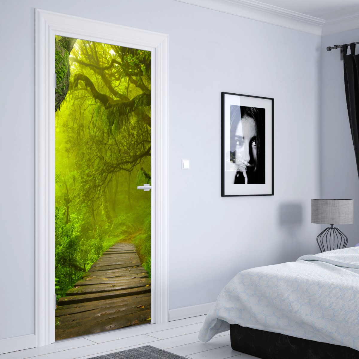 Naklejka na drzwi mistyczna zielona ścieżka w lesie – Wallissimo® Naklejka na drzwi mistyczna zielona ścieżka w lesie – Wallissimo®