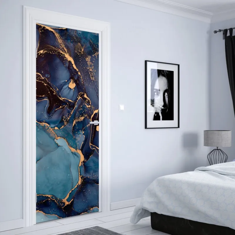 Naklejka na drzwi złoty kwiatowy ornament na granatowym tle – Wallissimo®