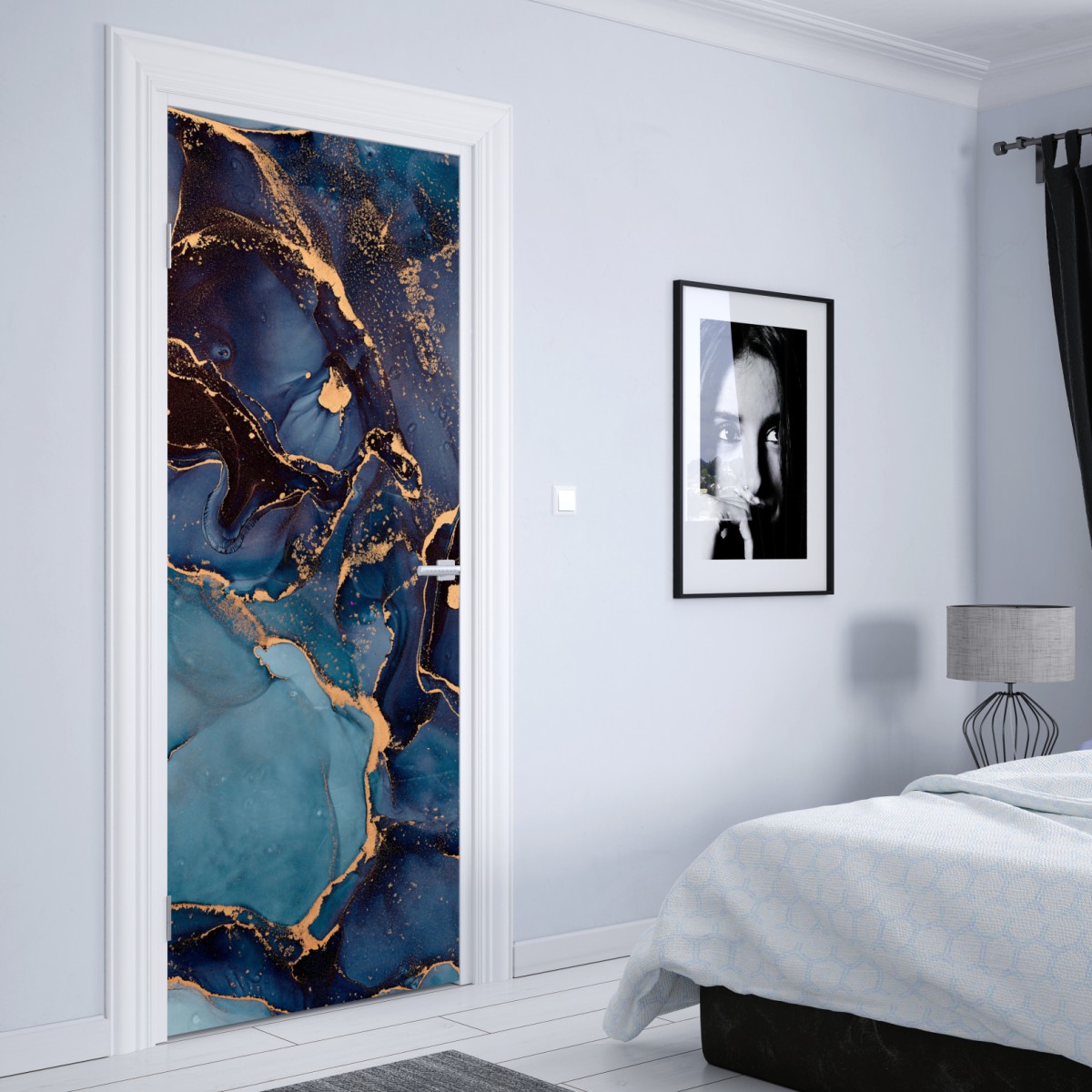 Naklejka na drzwi głębokie oceaniczne błękity ze złotymi żyłami – Wallissimo® Naklejka na drzwi głębokie oceaniczne błękity ze złotymi żyłami – Wallissimo®