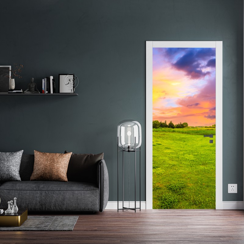 Naklejka na drzwi zachód słońca nad zieloną łąką – Wallissimo® Naklejka na drzwi zachód słońca nad zieloną łąką – Wallissimo®