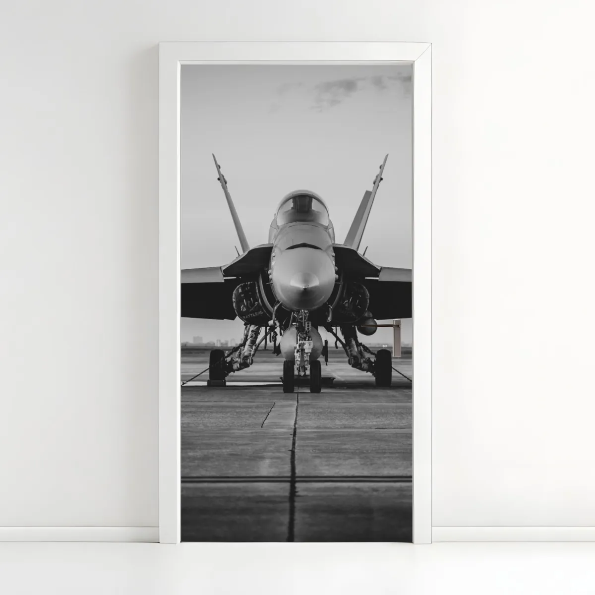 Naklejka na drzwi myśliwiec na pasie startowym – Wallissimo® Naklejka na drzwi myśliwiec na pasie startowym – Wallissimo®