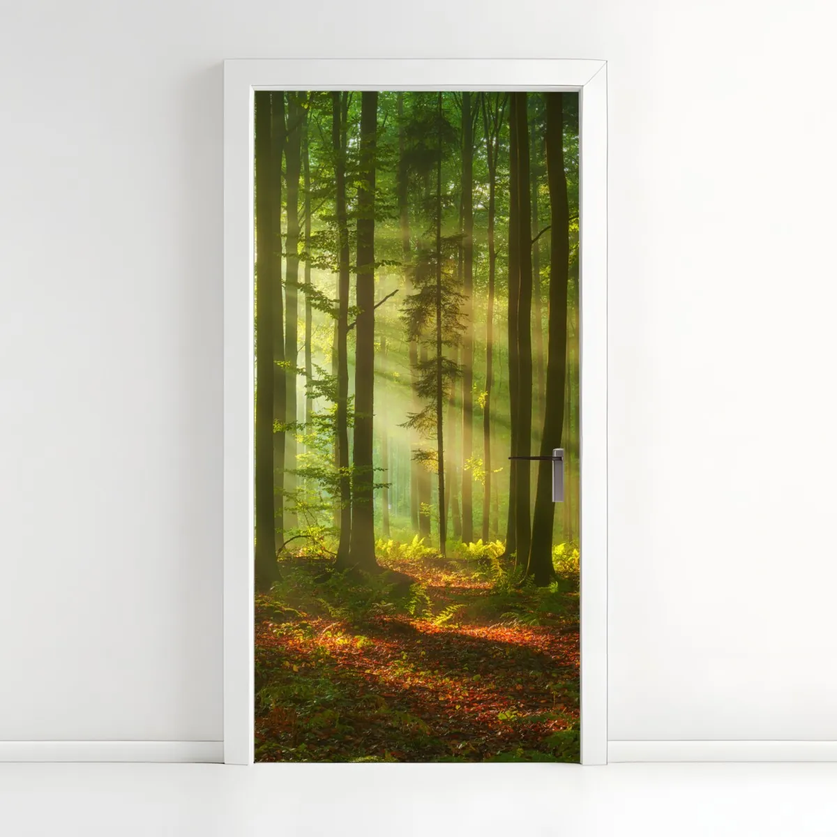 Naklejka na drzwi poranne światło w zielonym lesie – Wallissimo® Naklejka na drzwi poranne światło w zielonym lesie – Wallissimo®