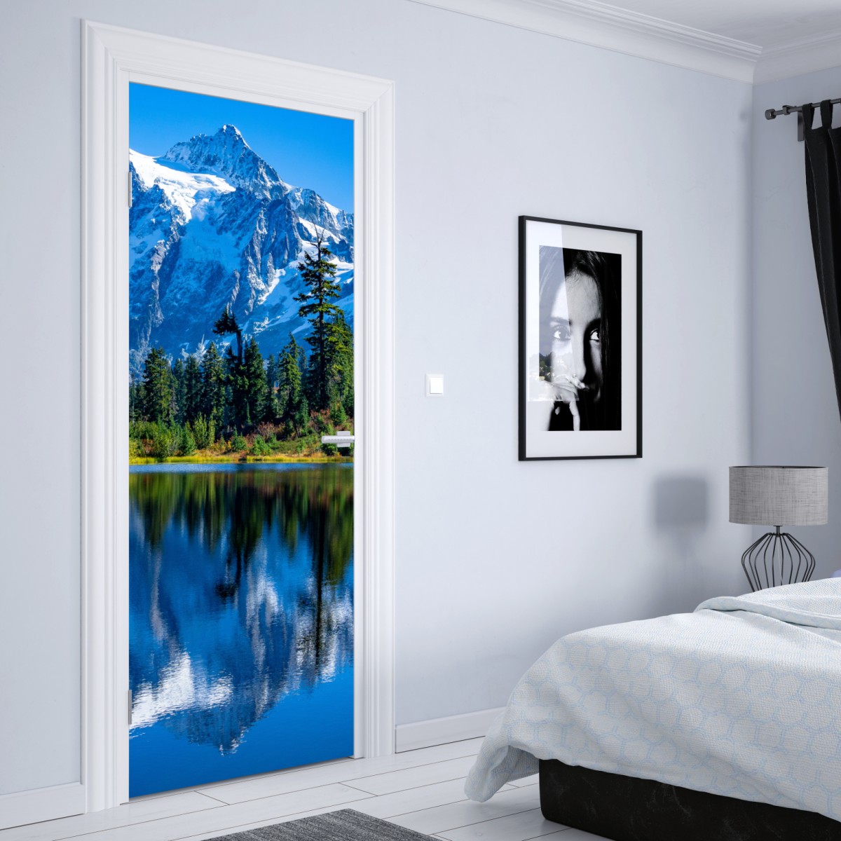 Naklejka na drzwi majestatyczne odbicie gór nad jeziorem – Wallissimo® Naklejka na drzwi majestatyczne odbicie gór nad jeziorem – Wallissimo®