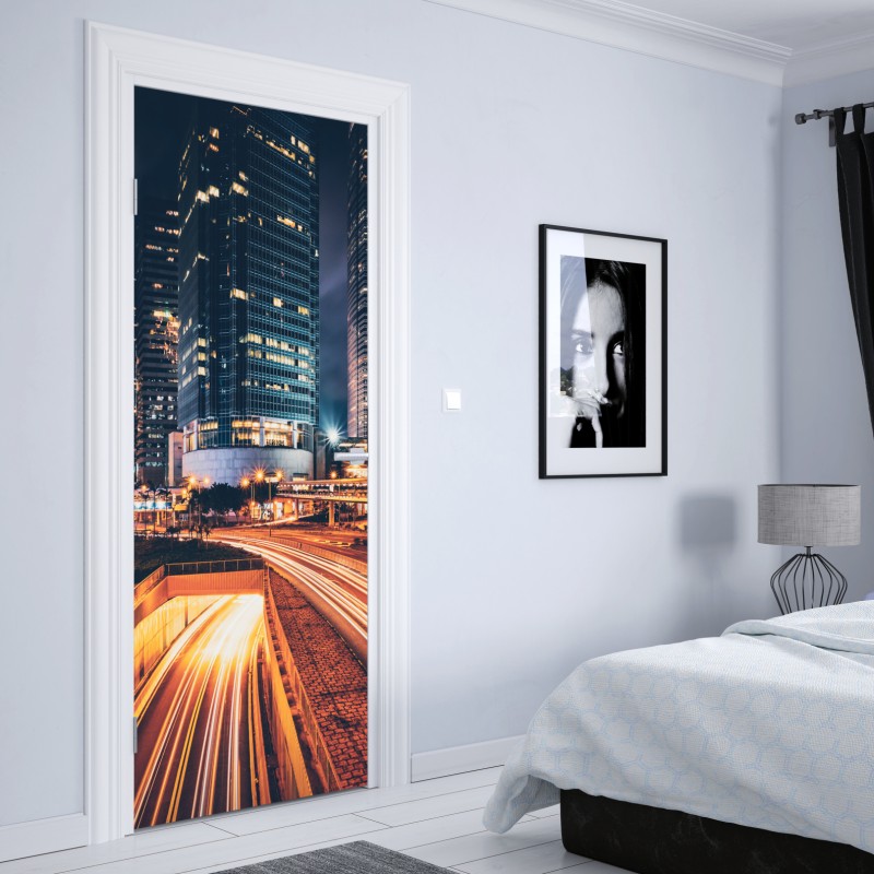 Naklejka na drzwi nocne smugi świetlne nad miejską autostradą – Wallissimo® Naklejka na drzwi nocne smugi świetlne nad miejską autostradą – Wallissimo®