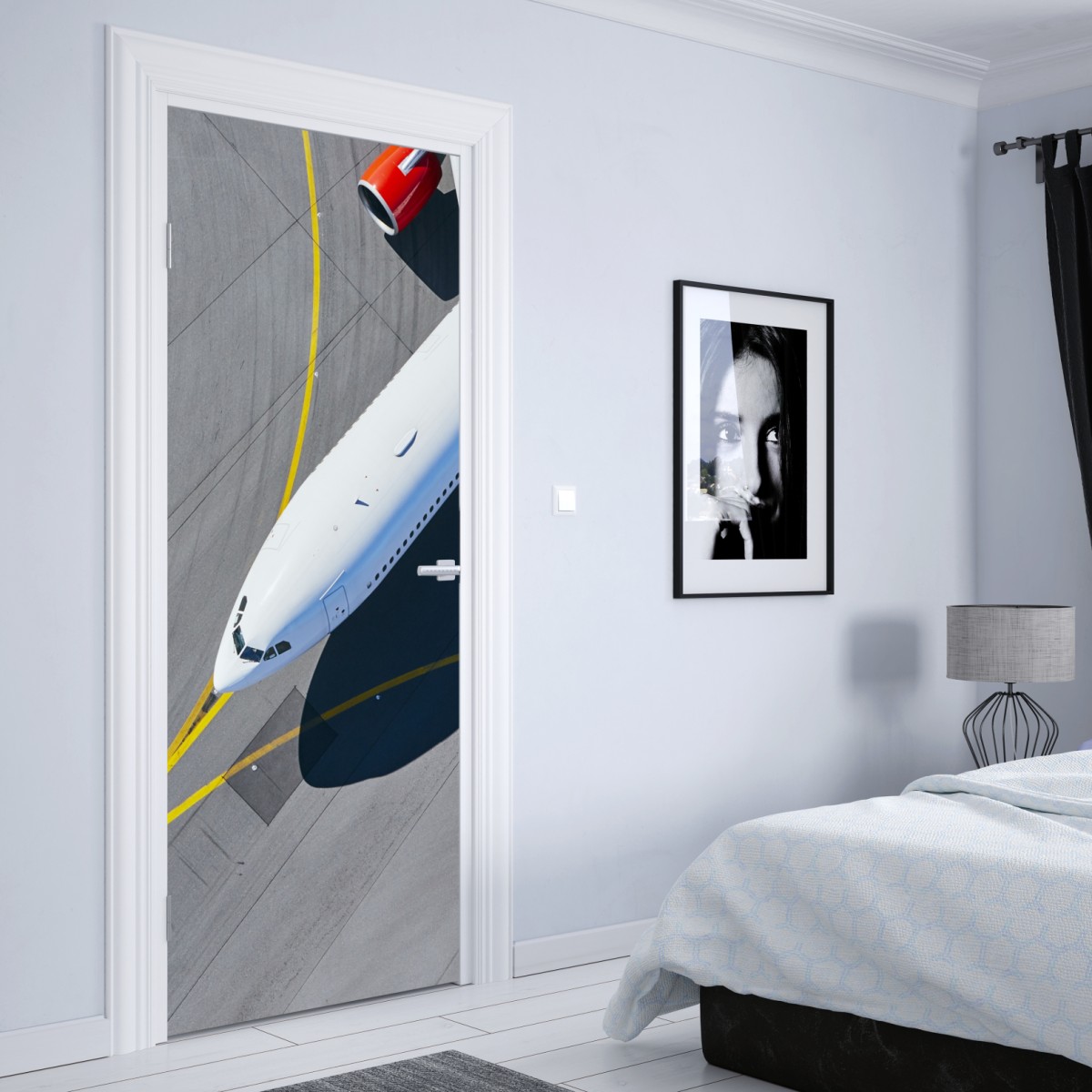 Naklejka na drzwi widok z lotu ptaka na samolot na płycie lotniska – Wallissimo® Naklejka na drzwi widok z lotu ptaka na samolot na płycie lotniska – Wallissimo®