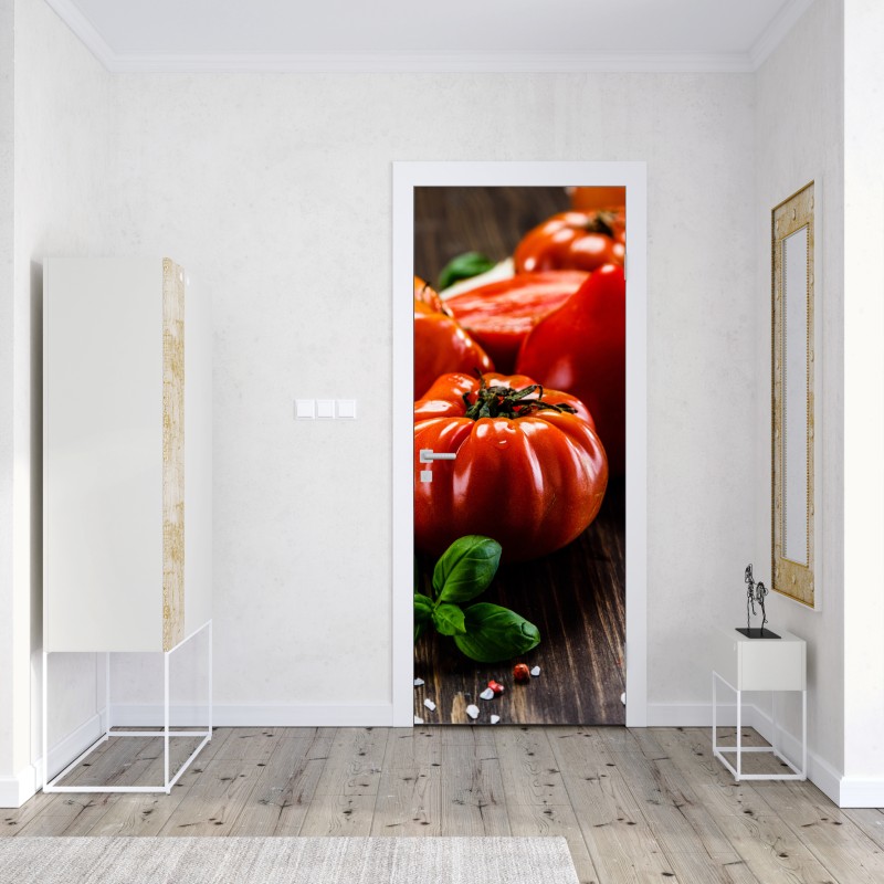 Naklejka na drzwi dojrzałe pomidory na rustykalnym stole – Wallissimo® Naklejka na drzwi dojrzałe pomidory na rustykalnym stole – Wallissimo®