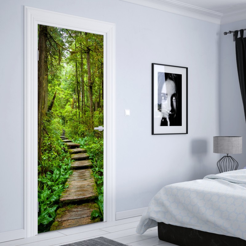 Naklejka na drzwi spokojna leśna kładka – Wallissimo® Naklejka na drzwi spokojna leśna kładka – Wallissimo®