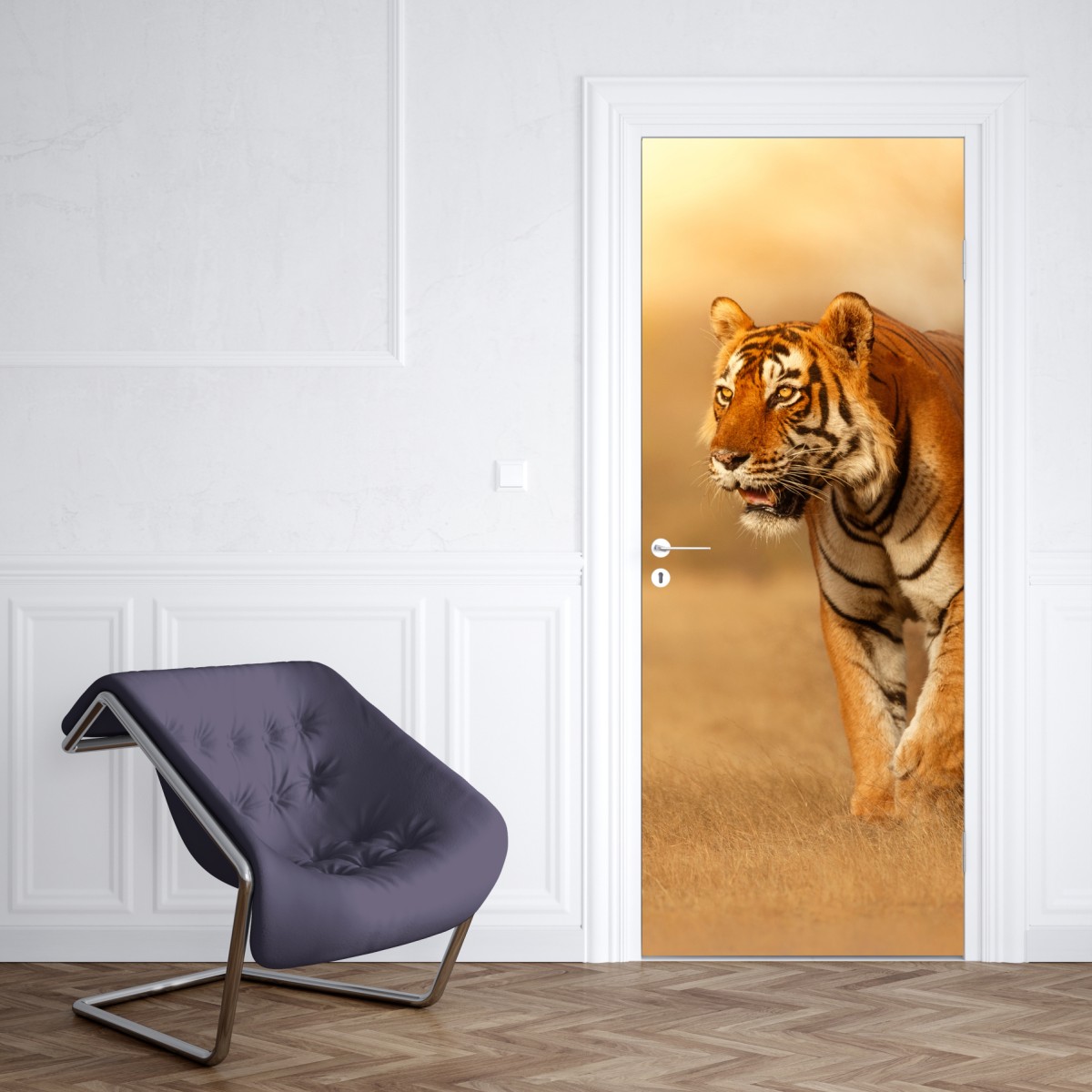 Naklejka na drzwi majestatyczny tygrys w złotym świetle – Wallissimo® Naklejka na drzwi majestatyczny tygrys w złotym świetle – Wallissimo®