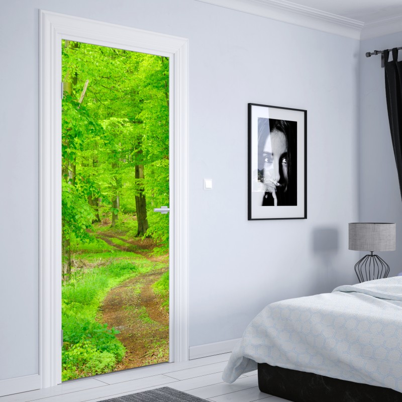 Naklejka na drzwi spokojna leśna ścieżka wiosną – Wallissimo® Naklejka na drzwi spokojna leśna ścieżka wiosną – Wallissimo®