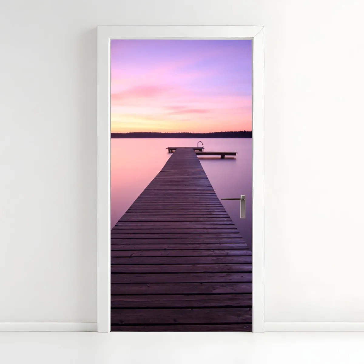 Naklejka na drzwi spokojny pastelowy zachód nad jeziorem z pomostem – Wallissimo® Naklejka na drzwi spokojny pastelowy zachód nad jeziorem z pomostem – Wallissimo®