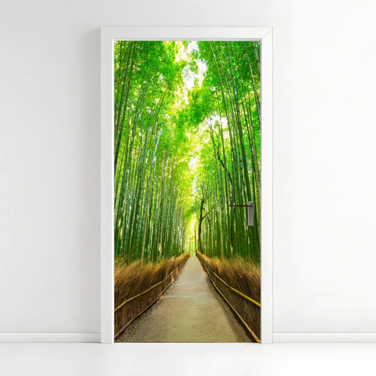 Naklejka na drzwi spokojna ścieżka bambusowa w Kioto – Wallissimo® Naklejka na drzwi spokojna ścieżka bambusowa w Kioto – Wallissimo®