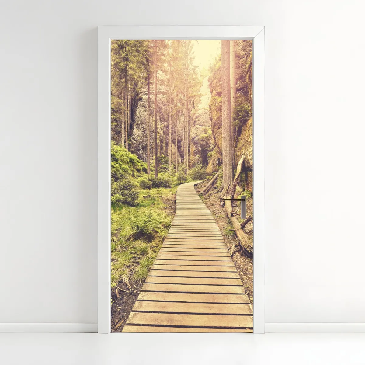 Naklejka na drzwi słoneczna drewniana kładka w Adrspach Teplice – Wallissimo® Naklejka na drzwi słoneczna drewniana kładka w Adrspach Teplice – Wallissimo®