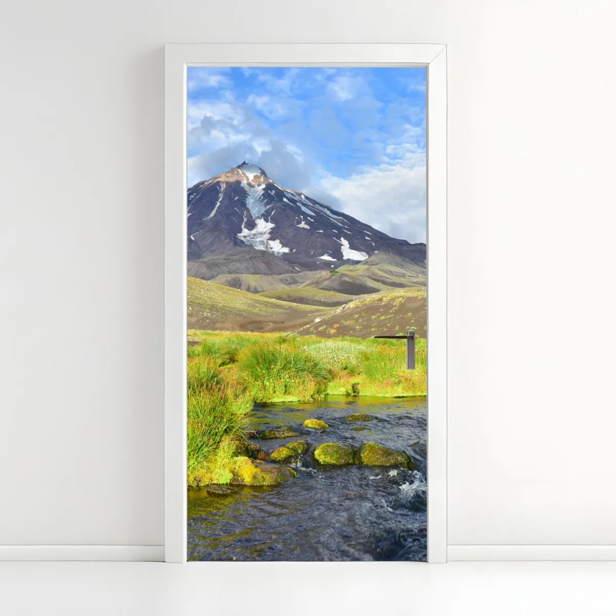 Naklejka na drzwi widok na wulkan Koryaksky ze stoku północno-wschodniego – Wallissimo® Naklejka na drzwi widok na wulkan Koryaksky ze stoku północno-wschodniego – Wallissimo®