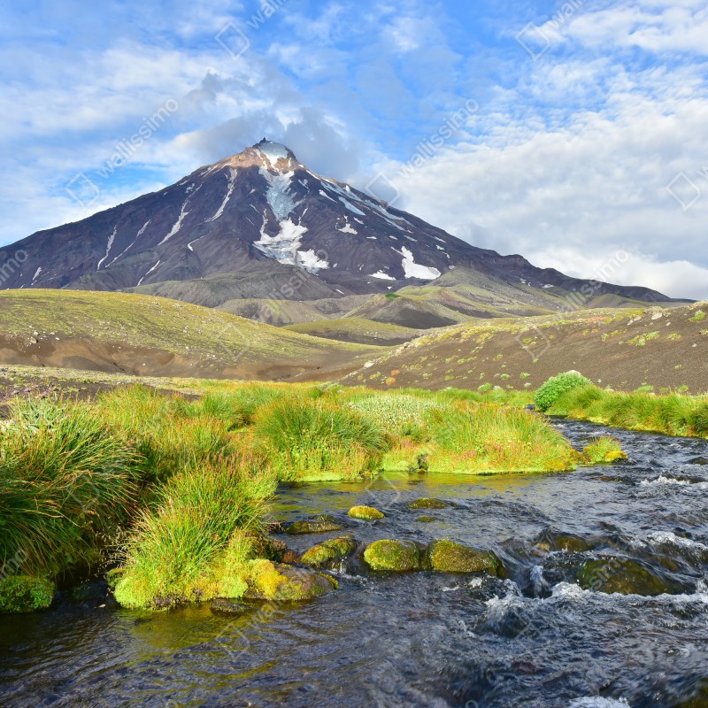 Naklejka na drzwi widok na wulkan Koryaksky ze stoku północno-wschodniego – Wallissimo® Naklejka na drzwi widok na wulkan Koryaksky ze stoku północno-wschodniego – Wallissimo®
