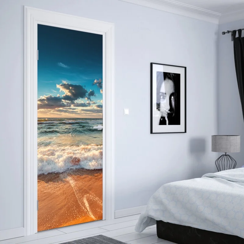 Naklejka na drzwi złoty wschód słońca nad brzegiem morza – Wallissimo® Naklejka na drzwi złoty wschód słońca nad brzegiem morza – Wallissimo®